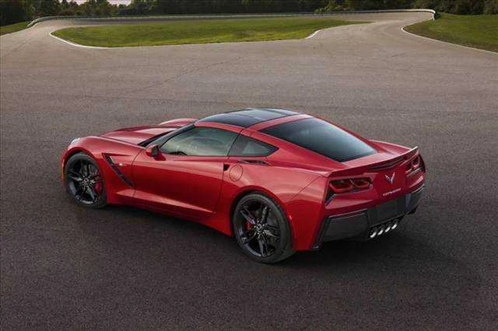 Corvette Stingray: prezzi da 71.565 euro