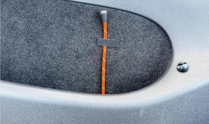 Tesla e le maniglie di emergenza: il dibattito tra design e sicurezza