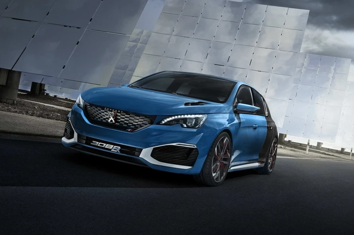 Peugeot 308 R Hybrid: le immagini ufficiali