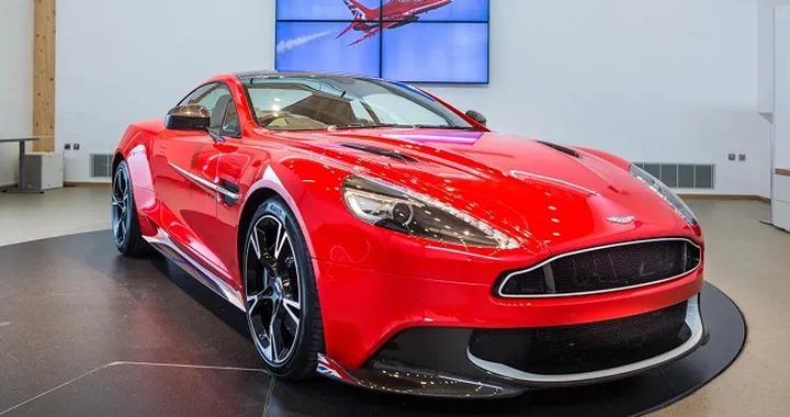 Esemplari unici: Aston Martin Vanquish S Red10 al London Motor Show