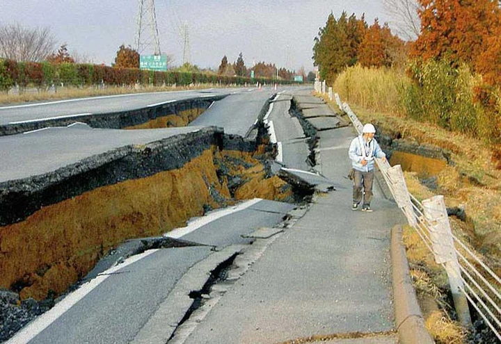 Giappone: autostrada ricostruita in soli 6 giorni