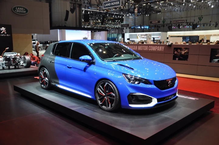 Stand Peugeot al Salone di Ginevra 2016