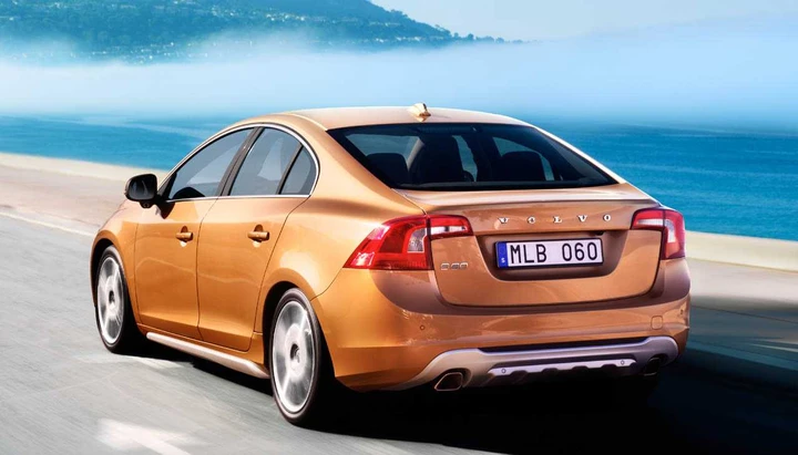 Cessione Volvo a Geely: via libera della Ue
