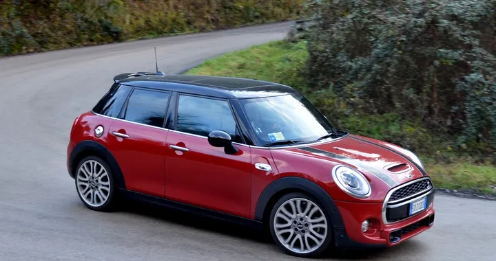 Mini Cooper S 5 porte: la prova su strada