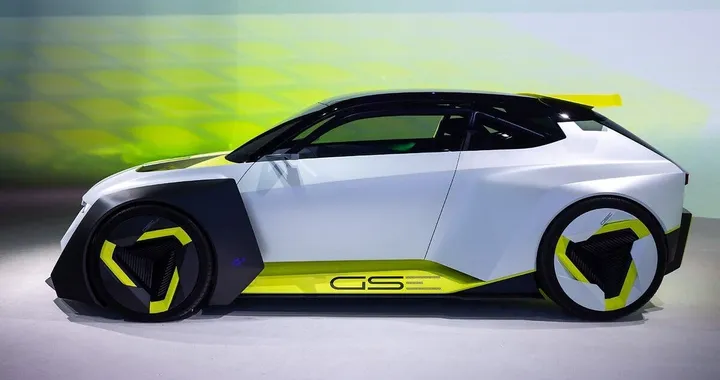 Opel cambia marcia: Astra elettrica e nuova Corsa guidano il rilancio