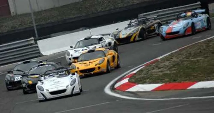 Lotus Cup: scende in pista la passione
