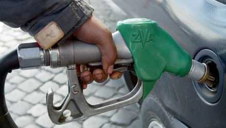 Carburanti: prezzi in aumento e sconti nel weekend