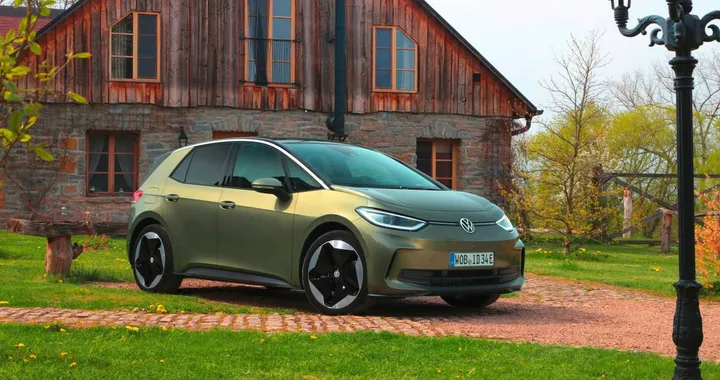 Sconti record: Volkswagen ID.3 e ID.4 quasi a metà prezzo con incentivi 2025