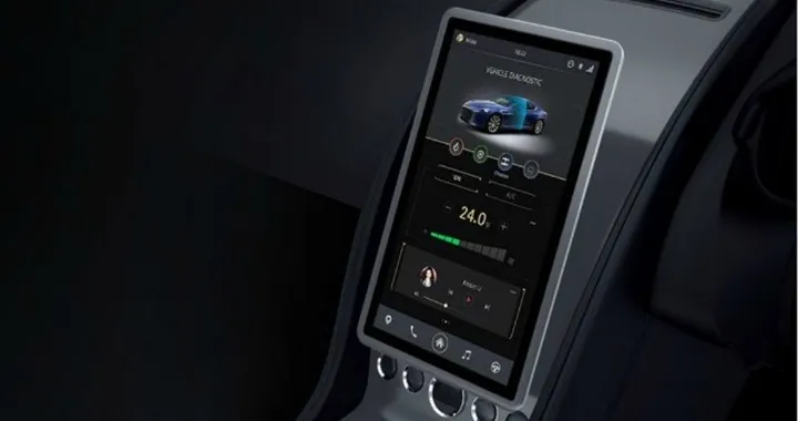 Aston Martin: debutta la Rapide S con Autolink
