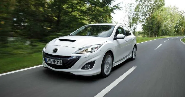 Mazda 3 Facelift 2012: ancora più efficiente