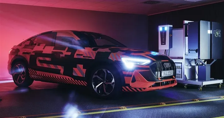 Audi e-tron, arriva la ricarica 