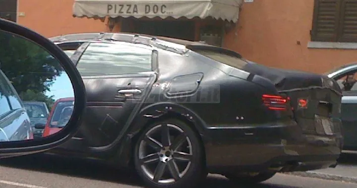 Maserati baby Quattroporte: le foto spia