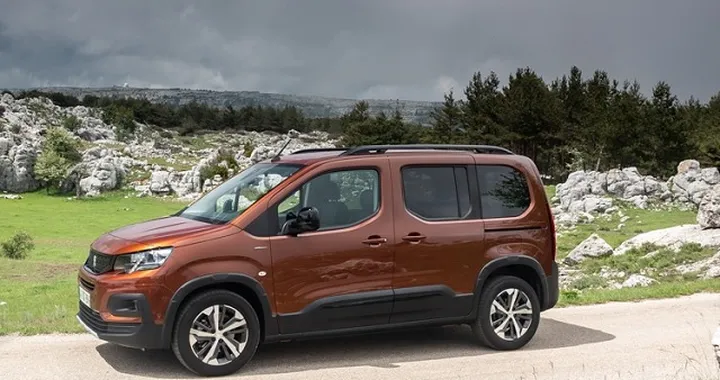 Nuovo Peugeot Rifter: debutta in Italia con prezzi da 21.550 euro