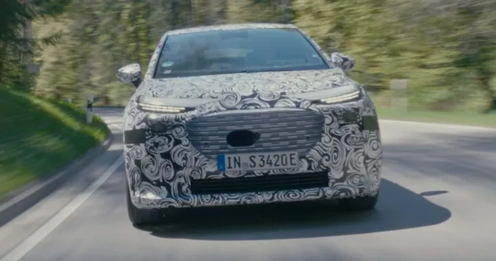Audi A2 e-tron torna nel 2026: prime prove su strada