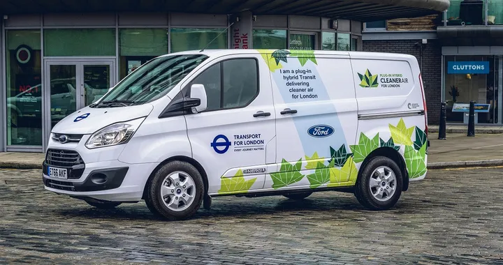 Ford Transit PHEV: a Londra i veicoli commerciali elettrificati battono i diesel