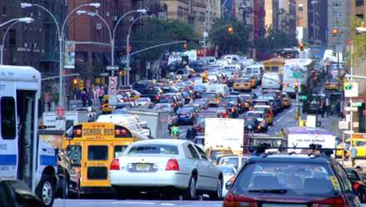 Obama: auto meno inquinanti e più parsimoniose con i nuovi standard