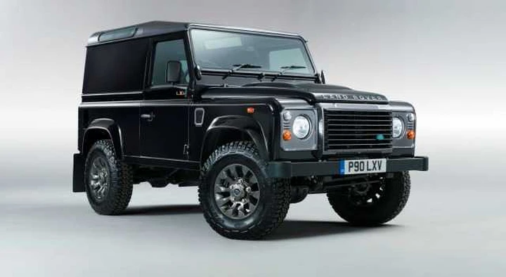 Land Rover Defender LXV