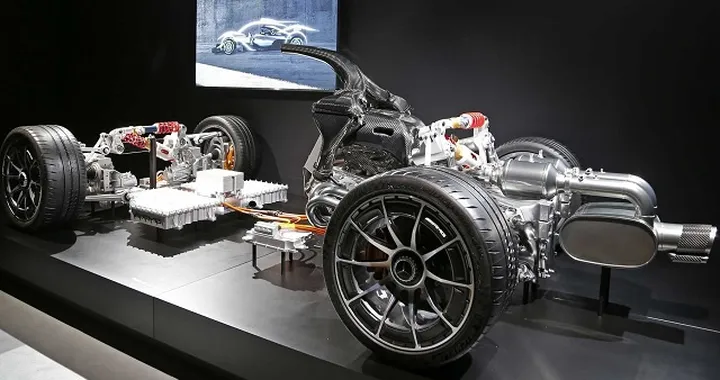 Mercedes-Amg Project One: svelata la meccanica della hypercar ibrida