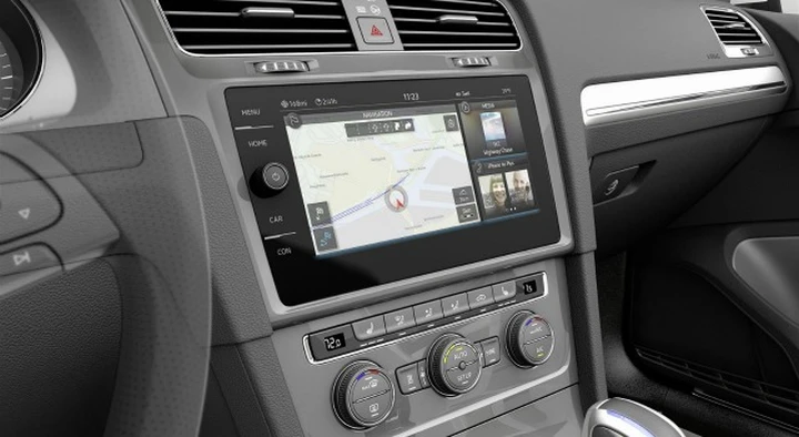 CES 2016: Volkswagen e-Golf Touch