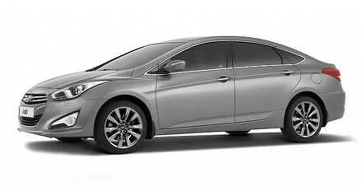 Hyundai i40: prime foto ufficiali della berlina