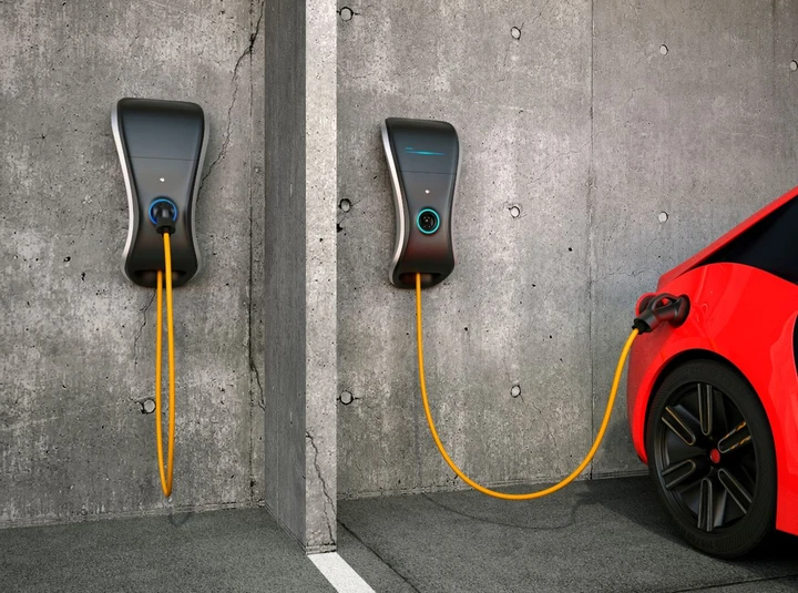 In Italia, la ricarica delle auto elettriche è tra le più care d'Europa