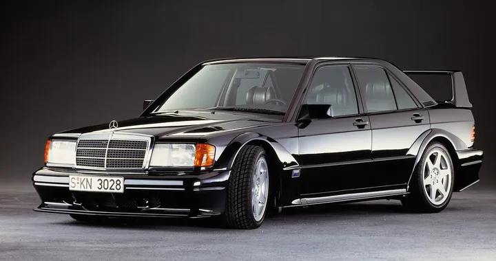Mercedes-Benz Classe C: un'evoluzione lunga 30 anni