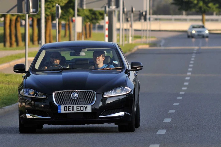 Jaguar XF 2.2 da record: 1.313 km con un pieno