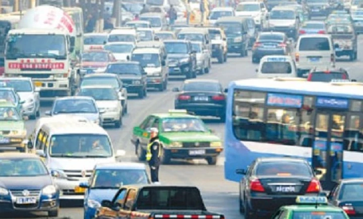 Cina: verso lo stop ai veicoli a combustione?