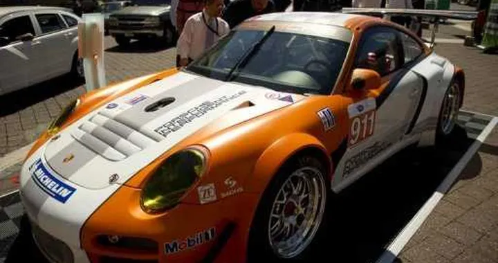 La Porsche 911 GT3 R diventa ibrida