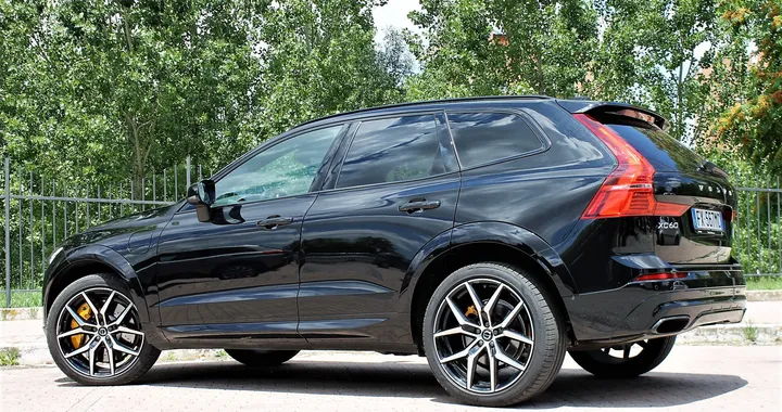 Volvo XC60 Polestar Engineered: la prova su strada