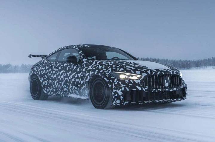 Mercedes-AMG CLE Mythos: il segreto dei test in Svezia per la coupé V8 da oltre 650 CV