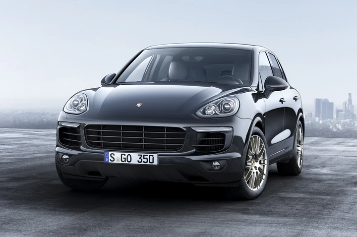 Porsche Cayenne Platinum Edition, immagini ufficiali