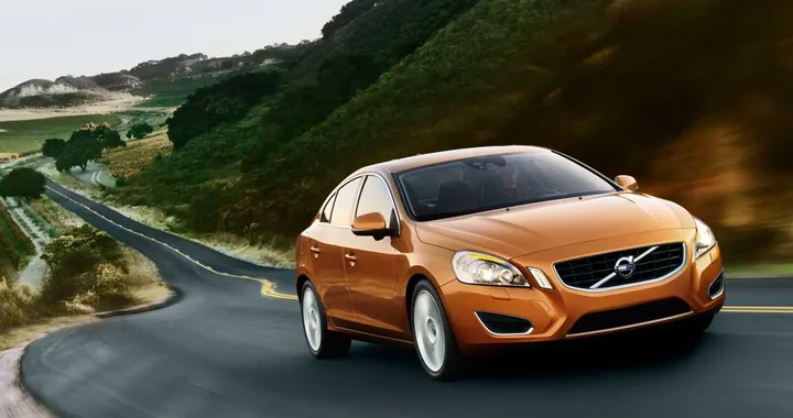 Nuova Volvo S60: da 32.900 a 50.100 euro