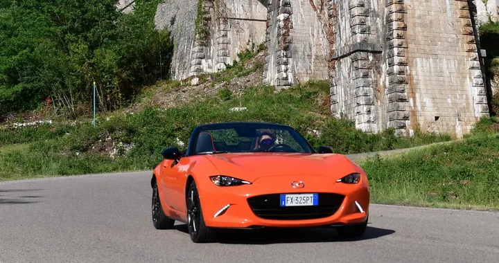 Mazda MX-5 30th: la prova su strada e in pista