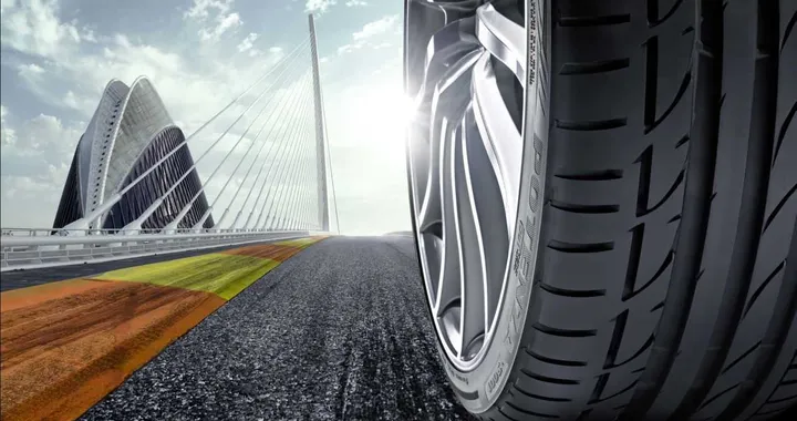Bridgestone Potenza S001: incollata al suolo