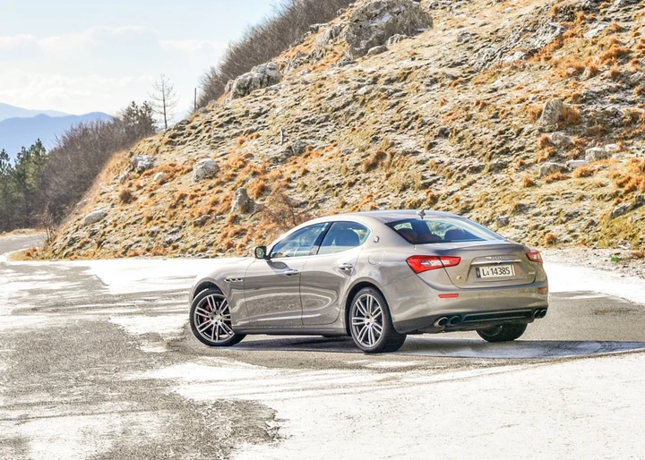 Maserati Ghibli S Q4 2016: la prova su strada