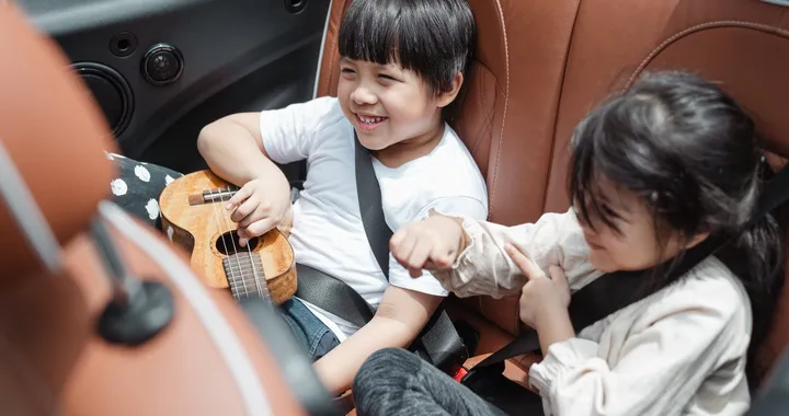 Rialzo auto bambini: a partire da quale età e tutte le regole