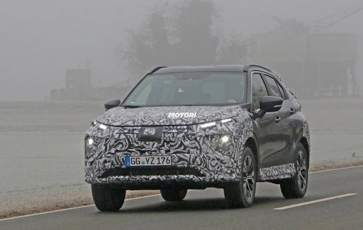 Mitsubishi Eclipse Cross restyling, foto spia