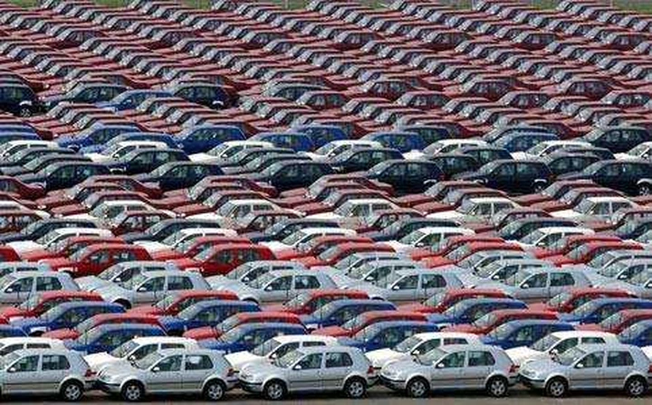 Aprile dolce dormire... degli acquirenti auto