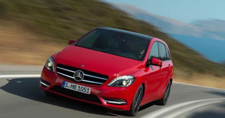 Mercedes Classe B: prezzi da 27.923 euro