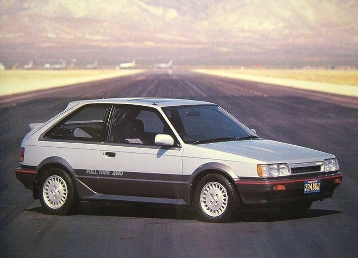 Mazda 323 4WD Turbo: la leggenda rally tra prestazioni e successi