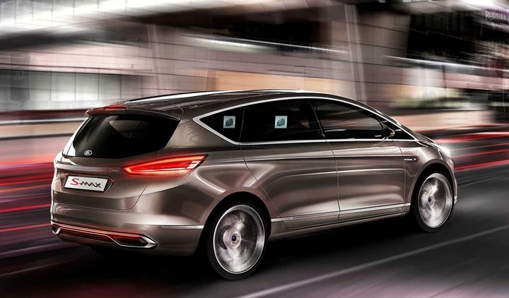 Ford, l’auto guida da sola e fa il check-up medico