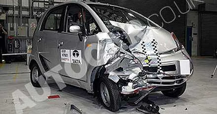 Tata Nano: ok al primo crash test europeo