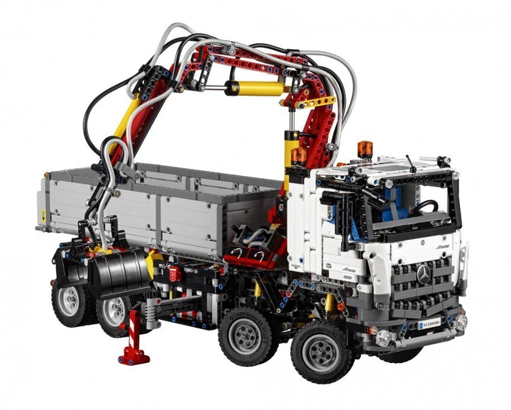Lego Technic Mercedes Arocs