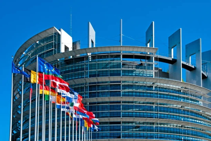 Euro 7: arriva la nuova normativa anti inquinamento