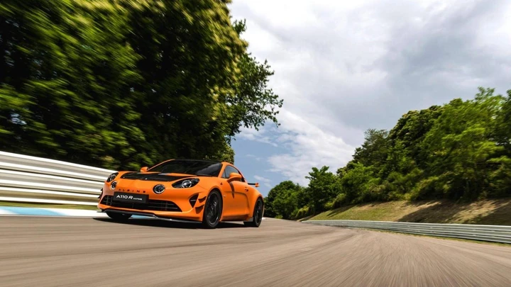 L’ultima Alpine a benzina è un mostro da 345 CV: solo 110 esemplari