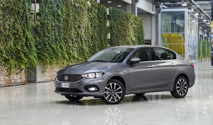 Nuova Fiat Tipo 2016: foto e caratteristiche