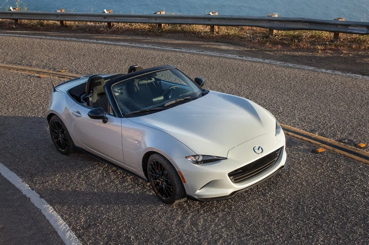 Mazda MX-5 Club: immagini ufficiali