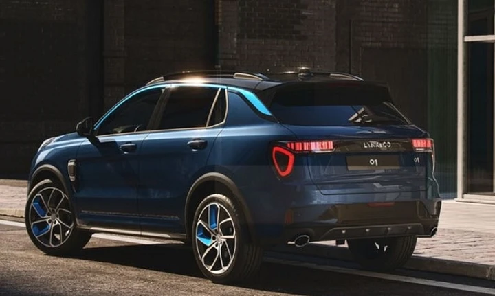 Nuova Lynk & Co 01 2023: nuovo design e ibrido da 245 CV