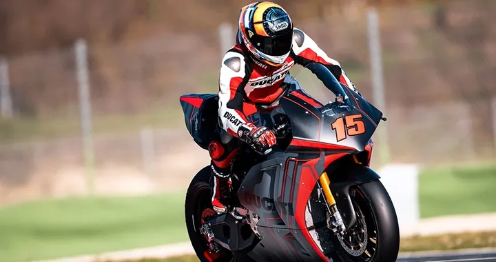 Ducati MotoE, il prototipo della moto elettrica in pista a Misano